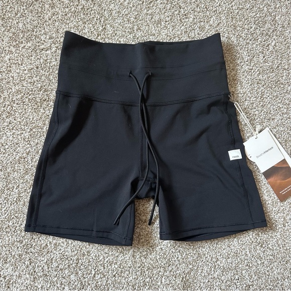 Daily Short - Picture 2 of 4